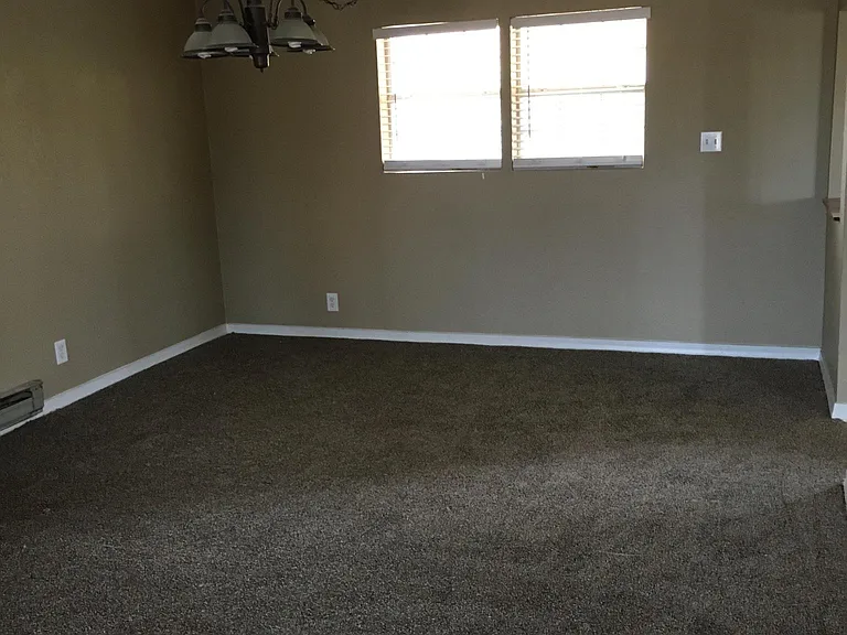 1060 Sugar Rd SE — Photo 5