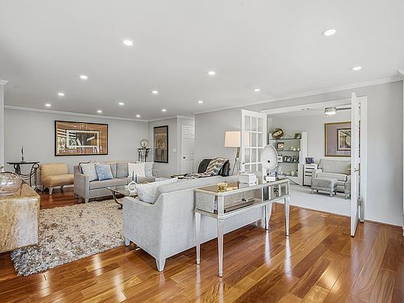 3rd image of 16625 Powells Cove Blvd APT 4M