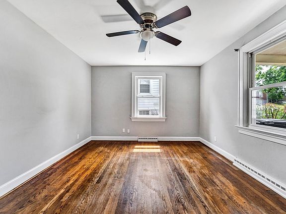 3rd image of 1810 Pocahontas St