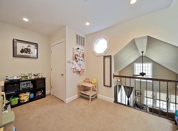 3rd image of 861 W Lill Ave #2