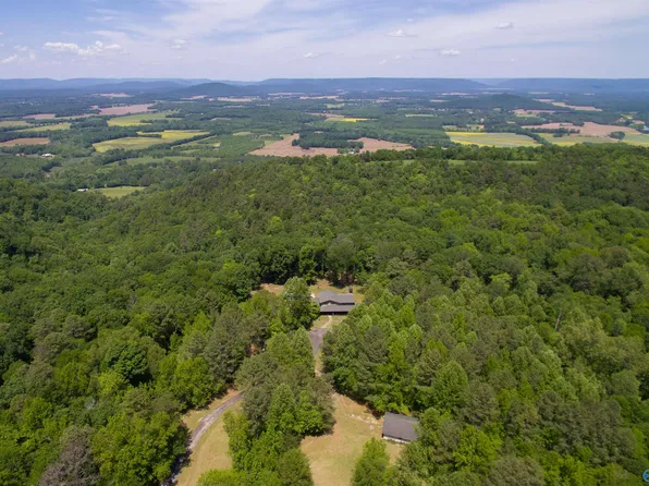 2645 Simpson Point Rd, Grant, AL 35747