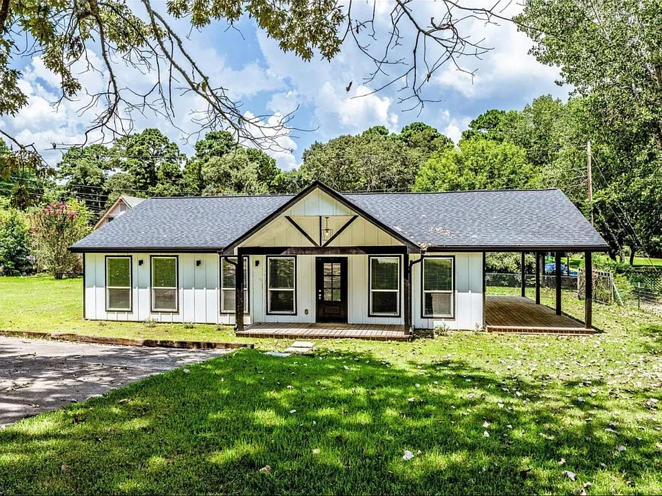 161 N Lakeway Cir