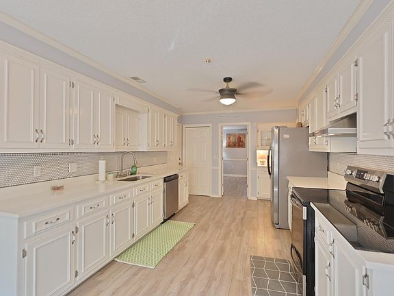 2nd image of 70 Delorme Ct