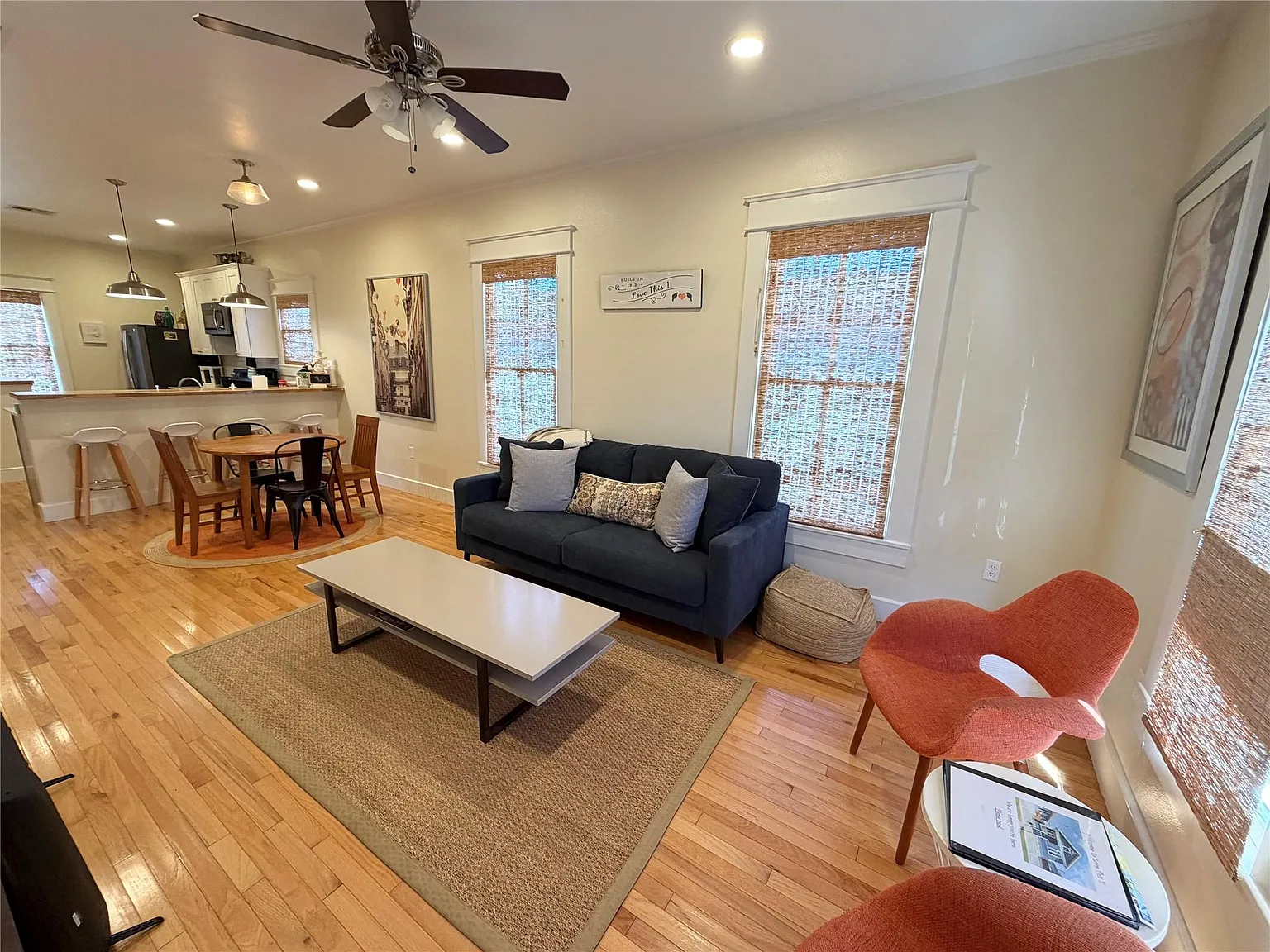 2 bed, 1.0 bath, 897 sqft, $2,400 — Photo 4