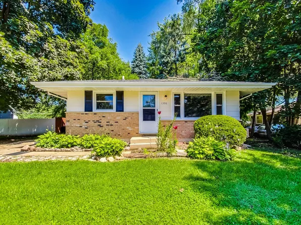 1306 19th St, Zion, IL 60099