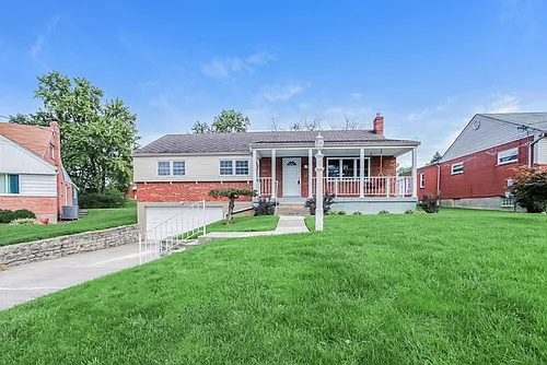1104 Archland Dr Photo 1