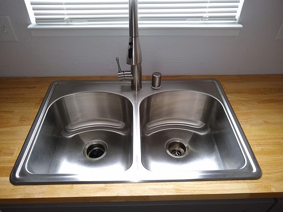 3rd image of 1501 Blackoak Dr