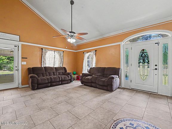 4th image of 2125 Fig Farm Rd