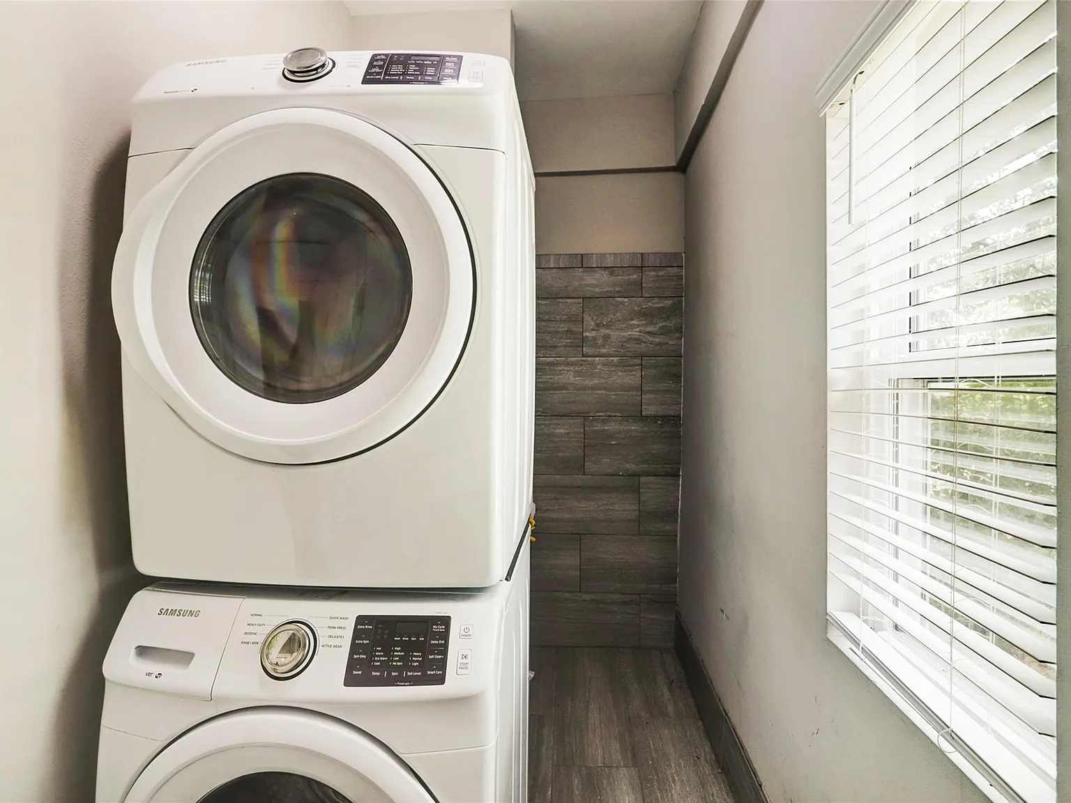 3 bed, 1.0 bath, 1190 sqft, $1,750 — Photo 4
