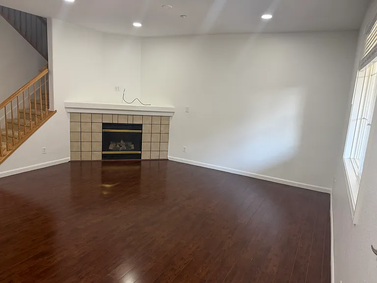 27 Swinford Ct — Photo 3