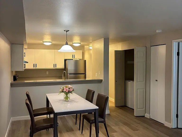 City View Apartments in West Seattle — Photo 82