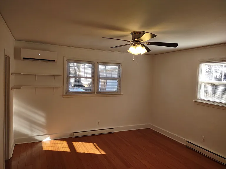 402 N Main St — Photo 11