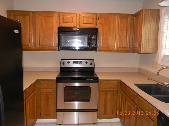 2nd image of 402 Northlake Dr