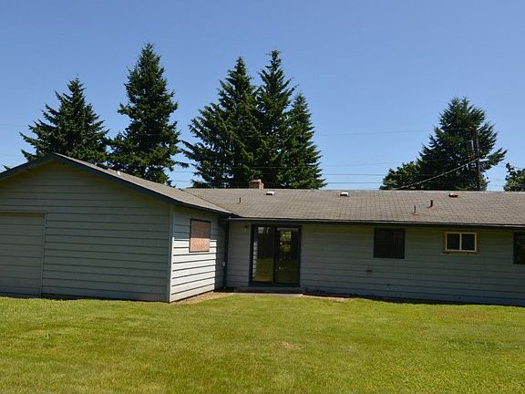 3rd image of 20924 3rd Ave W
