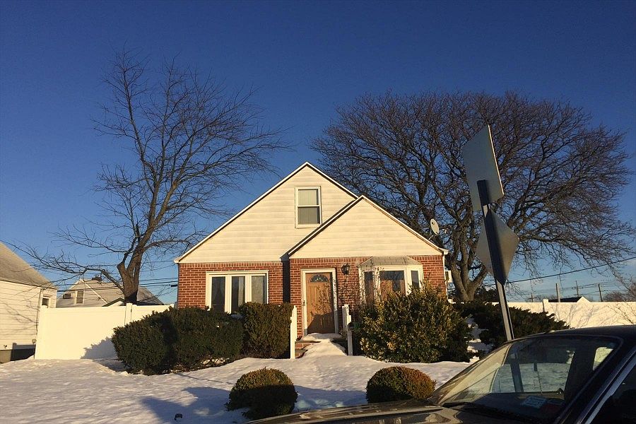 1st image of 2 Francis Ct