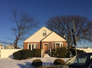 2 Francis Ct, Elmont, NY 11003