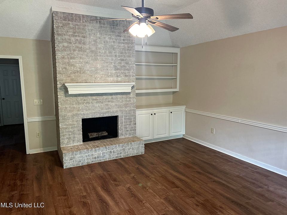 2nd image of 1012 College South Cv