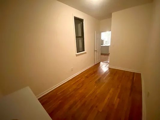 Rented by Compass | media 23