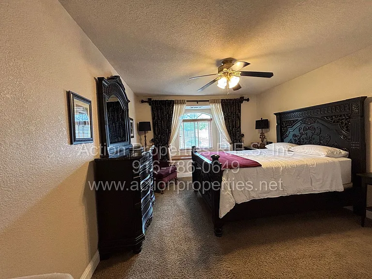 4726 Abbey Hl — Photo 15