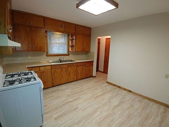 4th image of 420 N Elmwood Ave