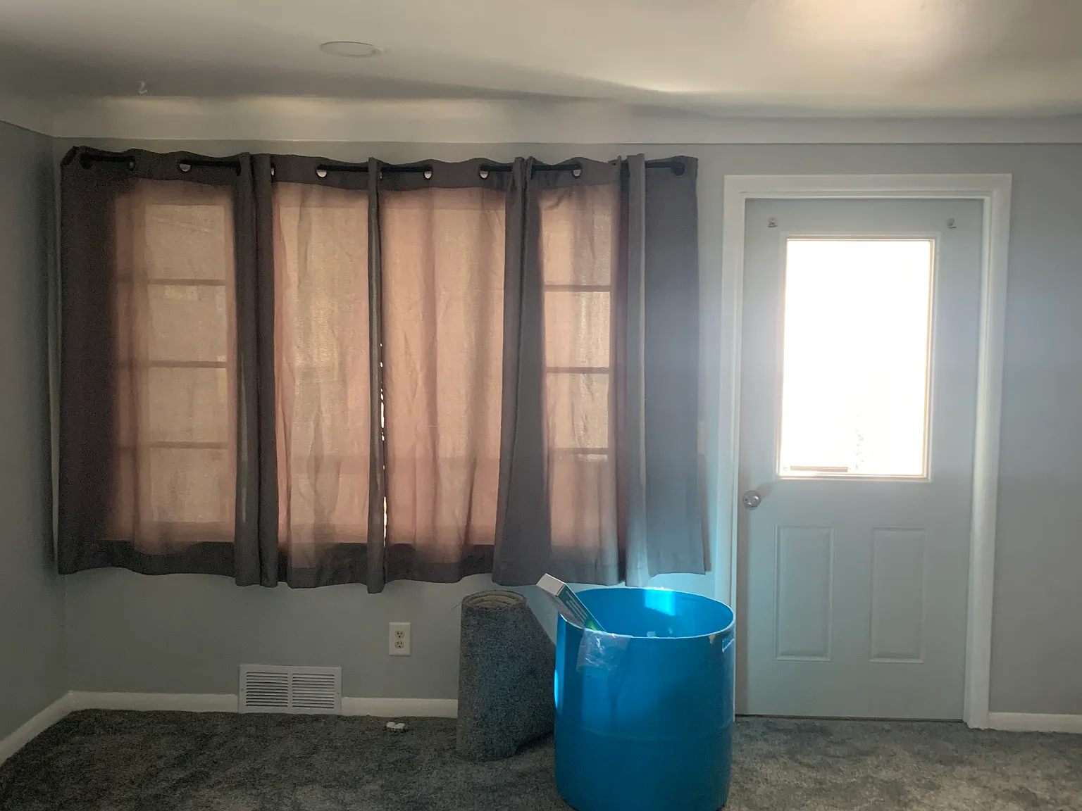 1 bed, 860 sqft, $1,500 — Photo 3