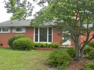 3212 Friendly Rd, Fayetteville, NC 28304