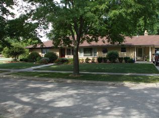 996 S Parkside Ave, Elmhurst, IL 60126