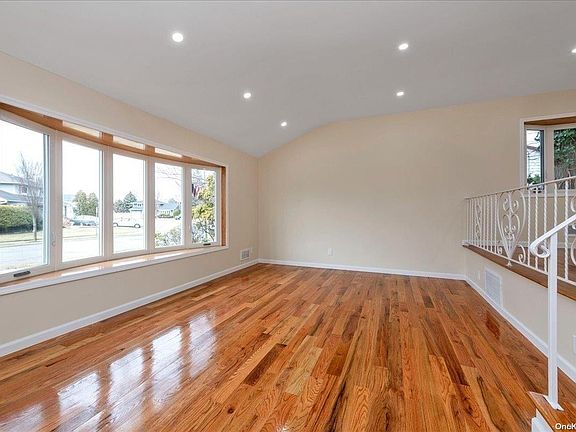 3rd image of 77 Sunnyside Lane