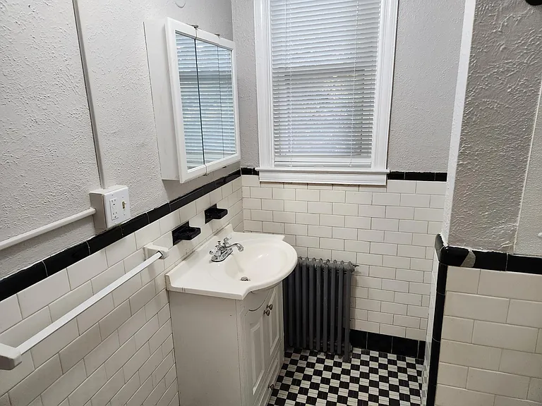 301 Folcroft St #2 — Photo 5