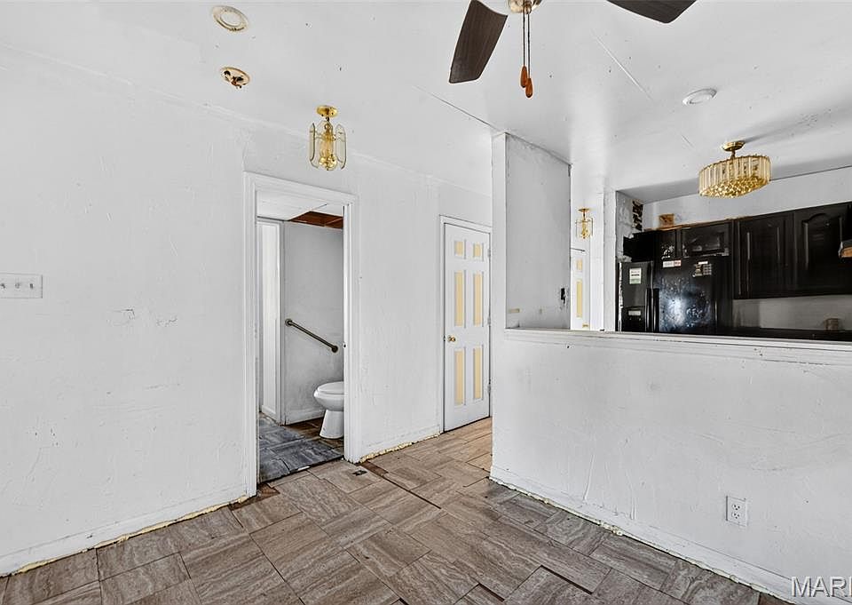 7th image of 2101 E Obear Ave