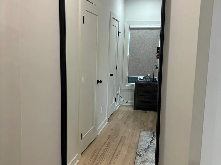 Maestro bedroom mirror