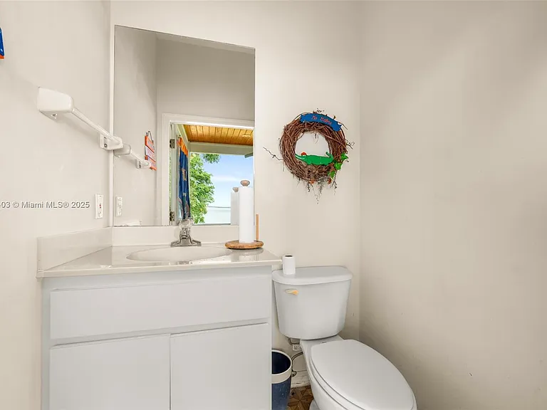2551 Lakeview Dr — Photo 59