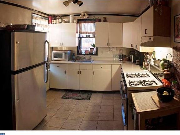 4th image of 1667 E Hunting Park Ave