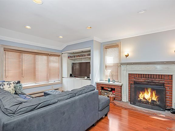 4th image of 1018 Cottage Place