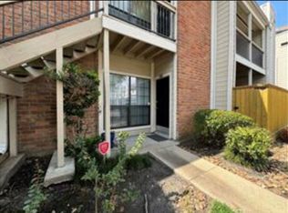 2001 Bering Dr APT 7E, Houston, TX 77057