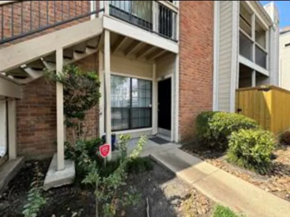 2001 Bering Dr APT 7E, Houston, TX 77057