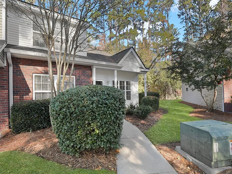 230 N Cir — Photo 3
