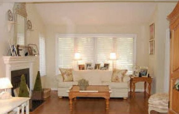 10 Mission Hills Rd