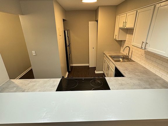 2nd image of 111 Winding Way Unit L