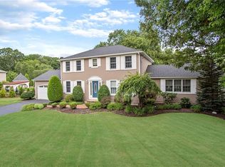 10 Country Meadow Dr, Cranston, RI 02921