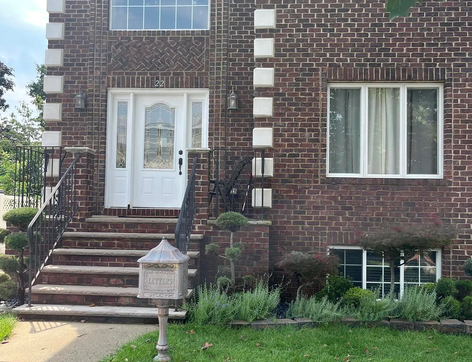 1 bed, 1.0 bath, 650 sqft, $1,900 — Photo 1