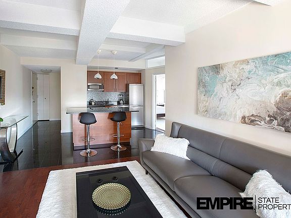 4th image of 150 W 51st St APT 1707