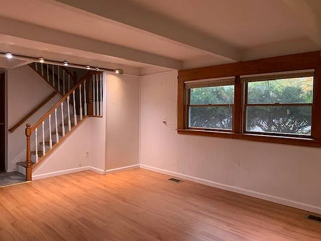 12 Badger Ln — Photo 3