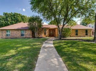 2 Rolling Hills Cir, Denton, TX 76205