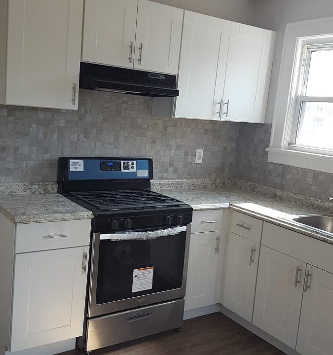 2nd image of 1040 North Ave #2