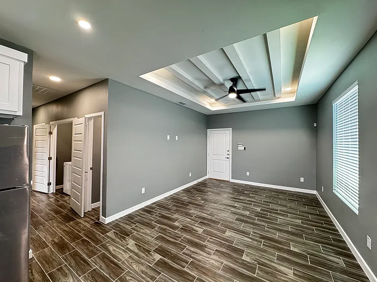 3704 Ventura Ave #3 — Photo 2