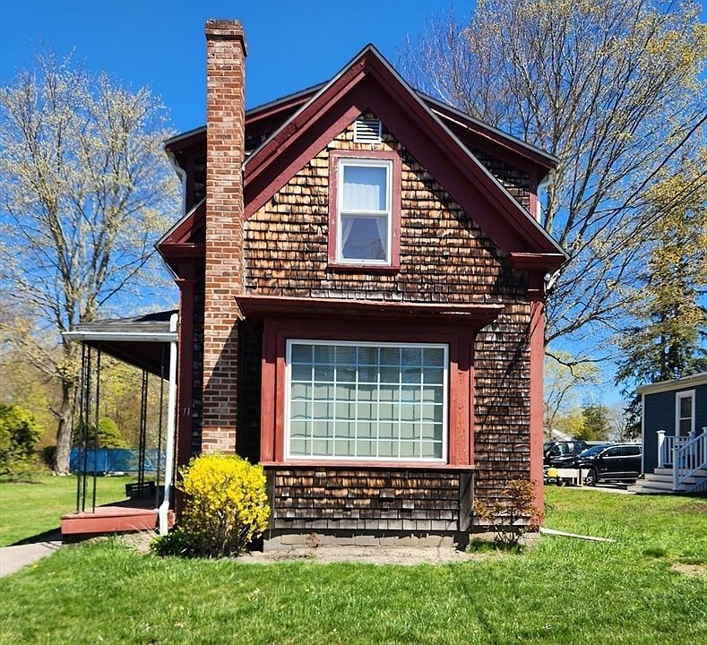 1st image of 471 Union St