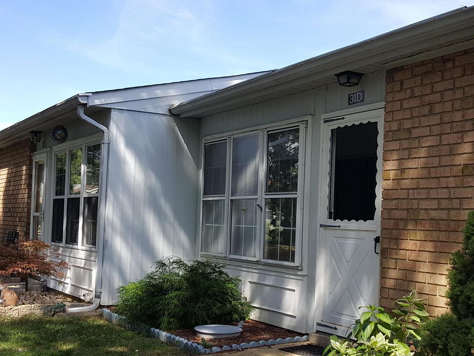 1st image of 31D Cambridge Cir