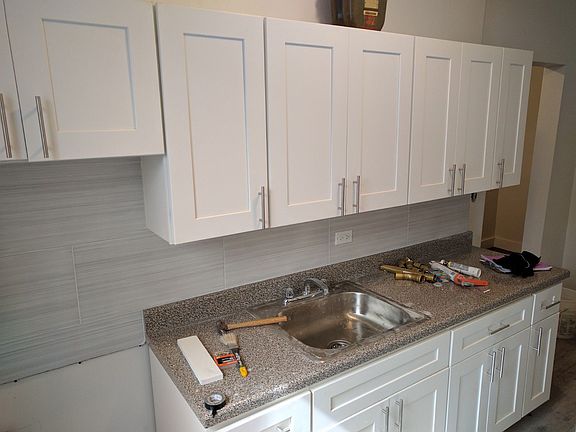 2nd image of 111 E Mosholu Pkwy N APT 2J