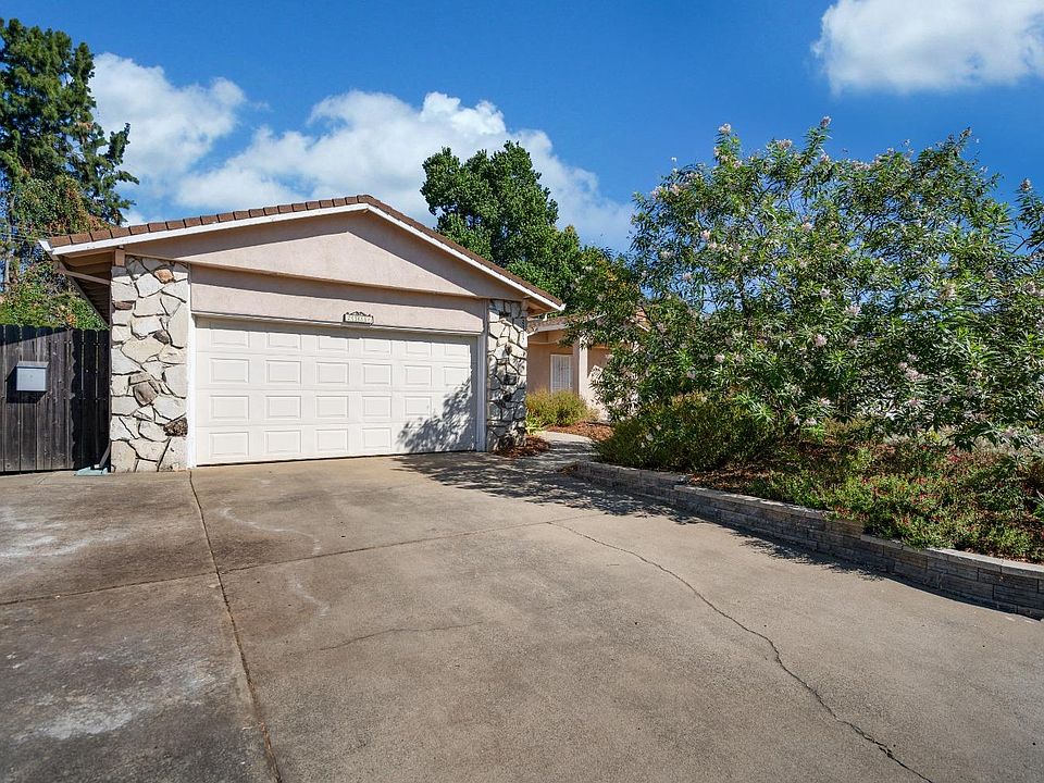 1st image of 2357 La Loma Dr
